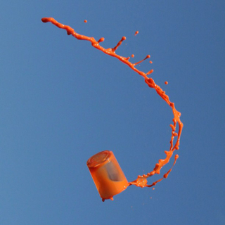 Illustration for article titled Fantastic high speed shots of liquids swirling through the air